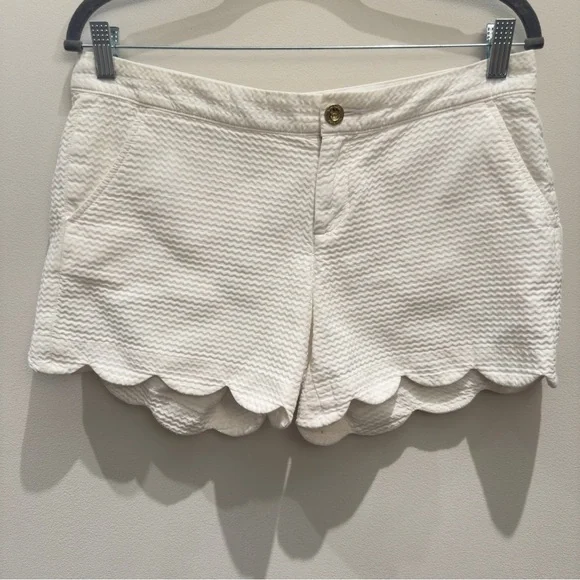 Lilly Pulitzer Bottoms | Women 5" Buttercup Scallop Hem Short Size 6 - Picture 1 of 9